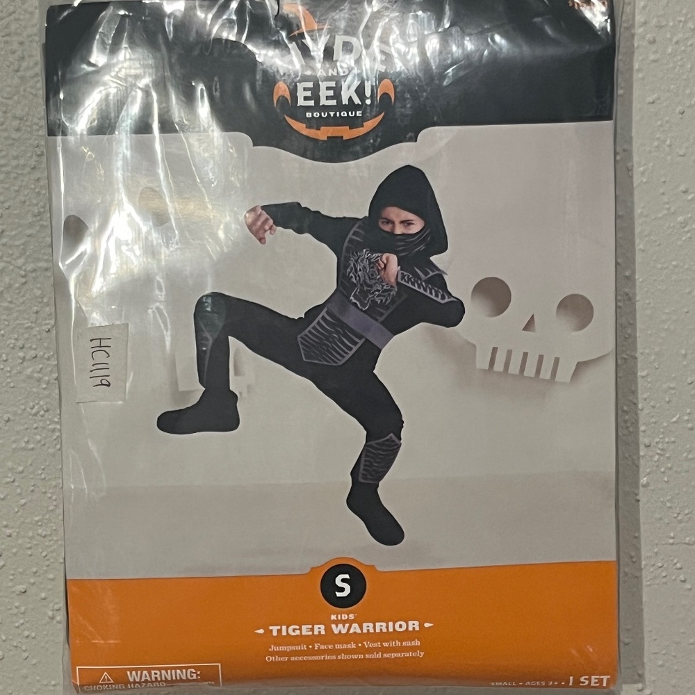 Ninja Costume – Stealthy Black Warrior Outfit for Halloween or Cosplay